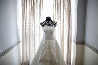 Niezwykłe suknie ślubne: Kreacje, które podkreślą Twoją wyjątkowość