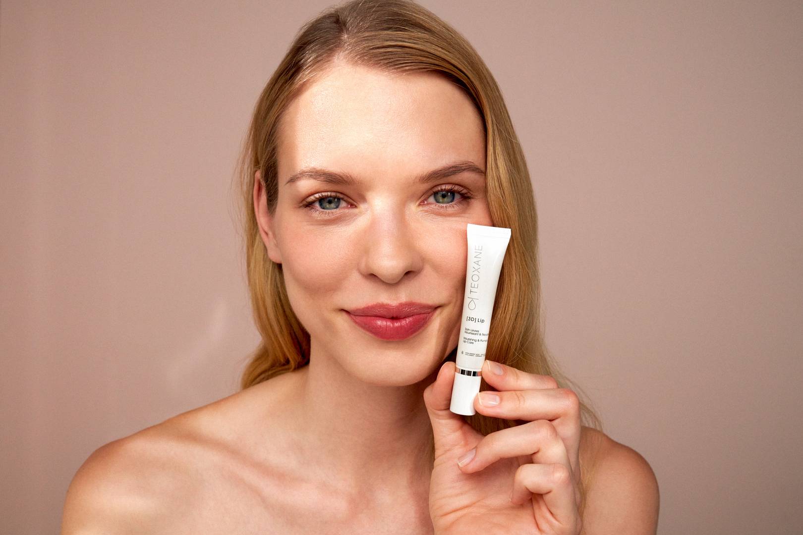 220616_MTP_TEOXANE_60_COSMECEUTICALS_ROSE_SINGLE_3D_LIP_KAROLINA_0159_03_eciRGBv2_lowres.jpg